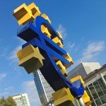 <strong>Přečtěte si více</strong>: <a href="https://finex.cz/centralni-banky-a-jejich-role-v-ekonomice/">Centrální banky a jejich role v ekonomice - Vše, na co potřebujete znát odpověď</a>