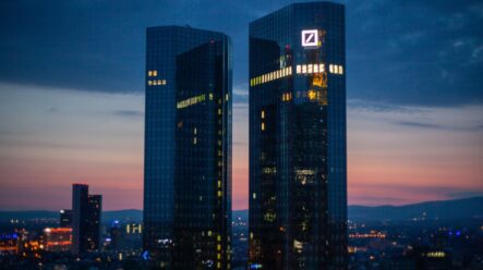 Analýza akcie Deutsche Bank (DBK) – hrozba černé labutě zažehnána?