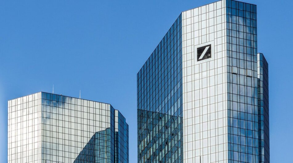 Deutsche Bank jako černá labuť – Má šanci se tato velká finanční instituce vzpamatovat?
