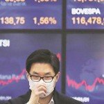 <strong>Přečtěte si také:</strong> Akciové trhy se otřásají v základech. Španělsko, Itálie i Jižní Korea zakazují short-selling.