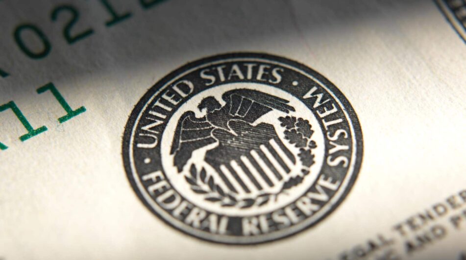 Fed opět zvýšil základní sazbu o 0,75 procentního bodu – Akcie a krypto reagují růstem