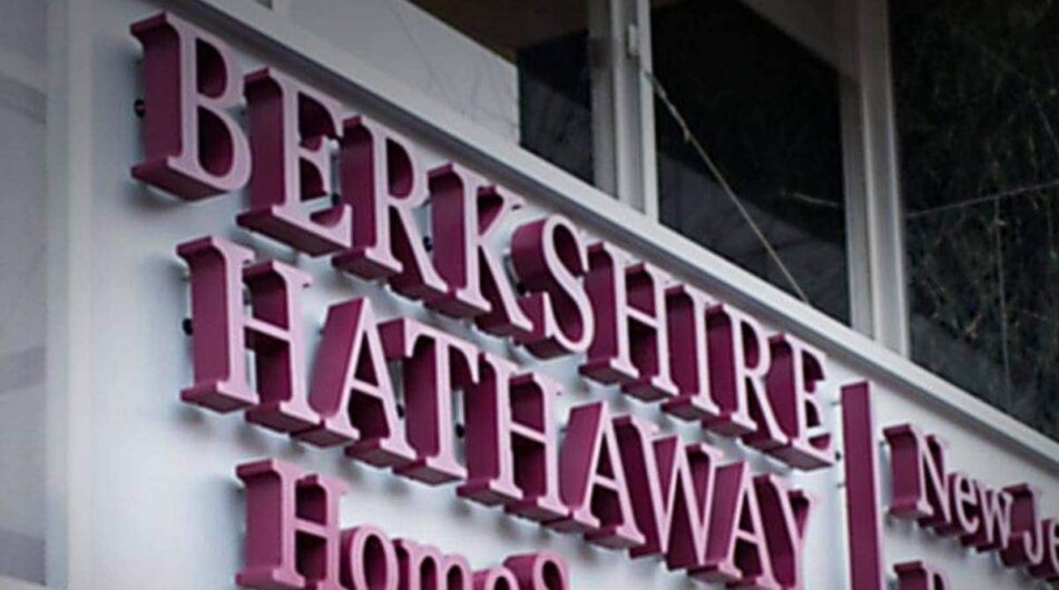Berkshire Hathaway odkoupila v roce 2020 vlastní akcie za rekordních 24,7 miliardy dolarů