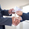 Finanční deriváty: Swapy – Co je to swap? Jaké má výhody a rizika?