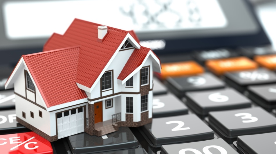 Ceny bytů klesají – Vyplatí se vzít si nyní drahou hypotéku?