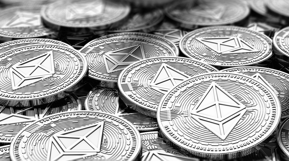 Ethereum drtí Bitcoin: Rekordní příliv do ETF překvapil trh!