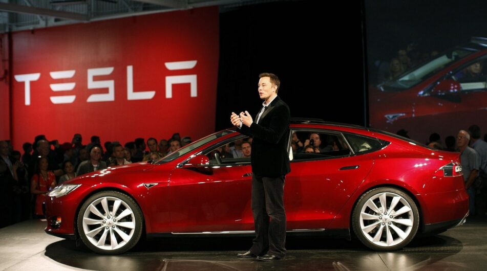 Tesla zažila nejvyšší prodeje v Číně a Musk gratuluje konkurenci