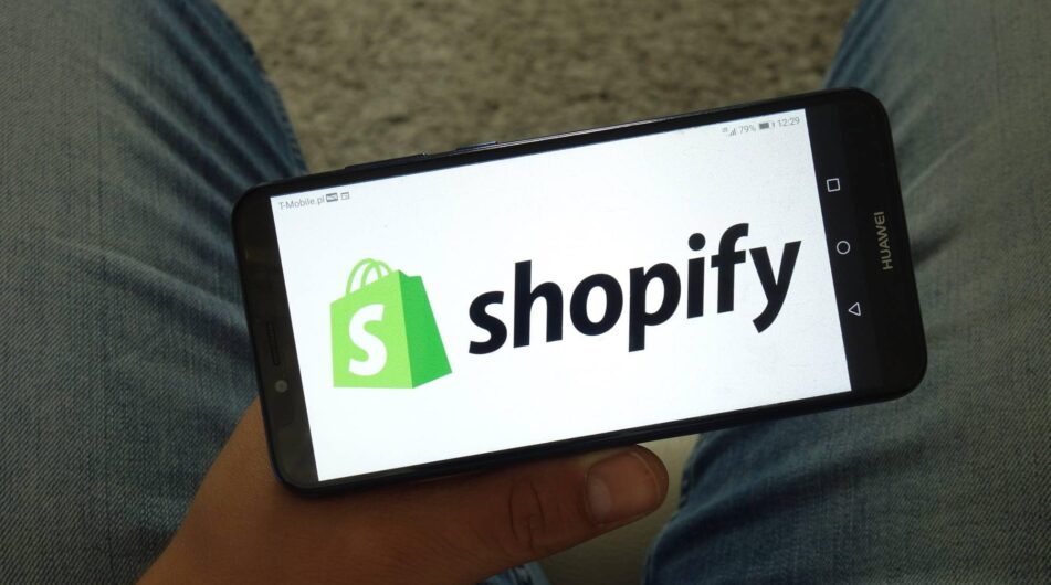Akcie Shopify rostou díky 46% nárůstu tržeb za 3. čtvrtletí 2021