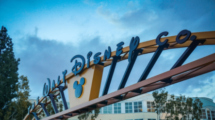 Walt Disney – akcie v propadu a nový CEO se ujímá kormidla