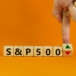 Index S&P 500 dosáhl tří významných milníků. Co to znamená pro investory?