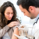 <strong>TIP:</strong> Třetí dávka vakcíny je schválena – které zdravotnické akcie z ní budou těžit nejvíce?