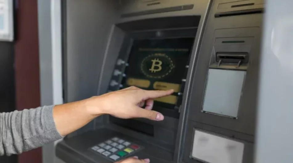 Letos bylo celosvětově nainstalováno více než 10 tisíc bitcoinových bankomatů!