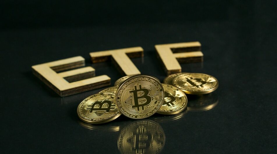 Je čas oslavovat! Bitcoinové ETF bylo schváleno a dokonce se již obchoduje