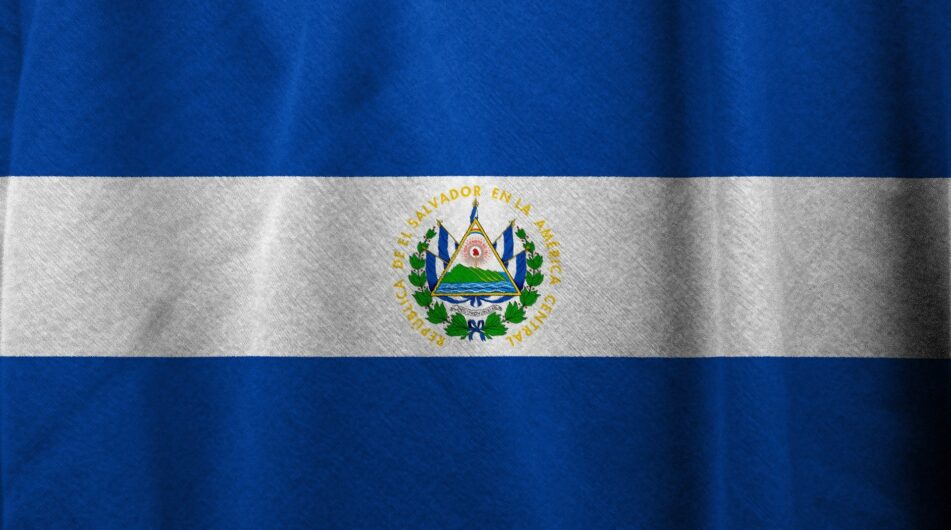 El Salvador nakoupil dalších 420 BTC při aktuálním propadu trhu