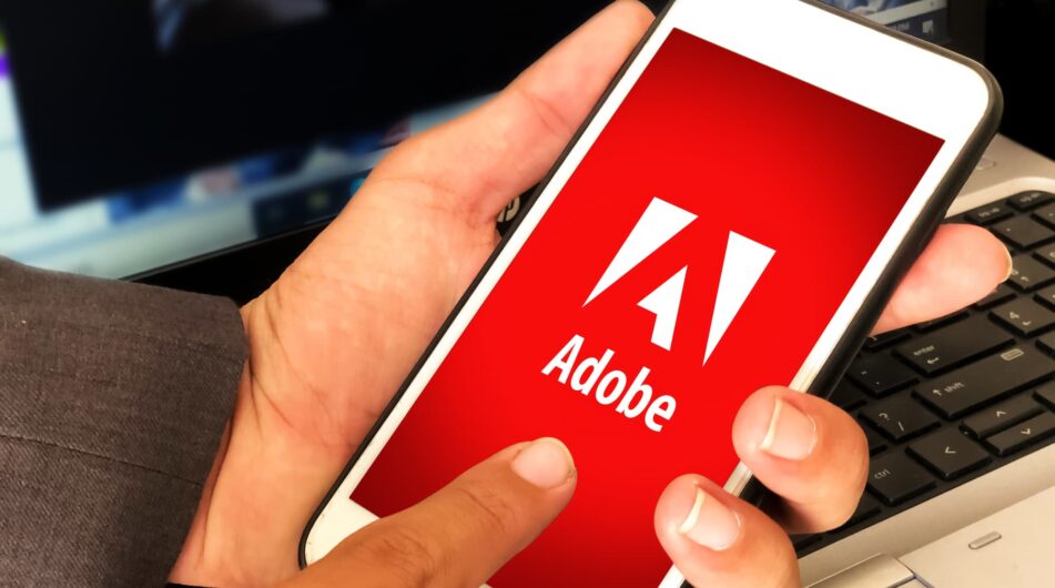 Akcie Adobe – nastává po mnoha letech první korekční pohyb?