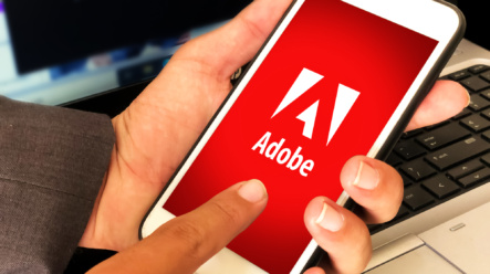 Akcie Adobe – nastává po mnoha letech první korekční pohyb?