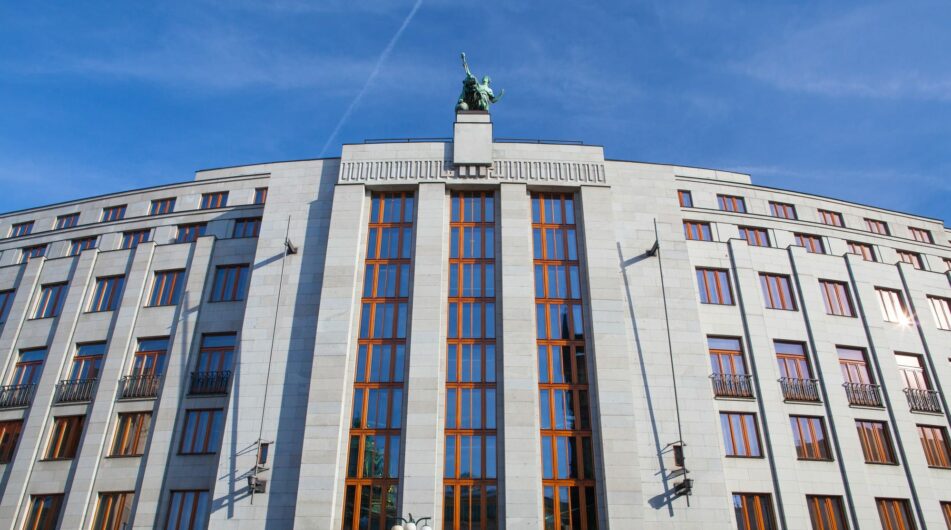 Nová pravidla pro hypotéky! Česká národní banka zrušila limit zadlužení žadatelů
