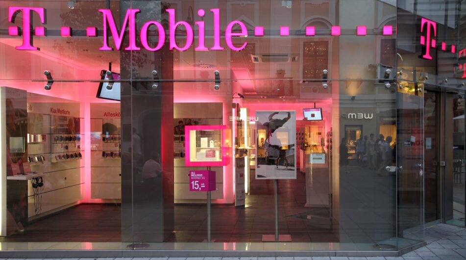 Nejstabilnější 5G síť na trhu žene akcie T-Mobile vzhůru – Co dalšího nám prozradí technická a fundamentální analýza této akcie?