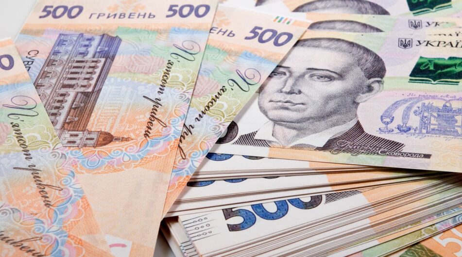 Ukrajina devalvovala měnu o 25 % a hrozí jí inflace 30 %