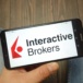 Interactive Brokers spustilo noční obchodování s vybranými ETF kótovanými v USA