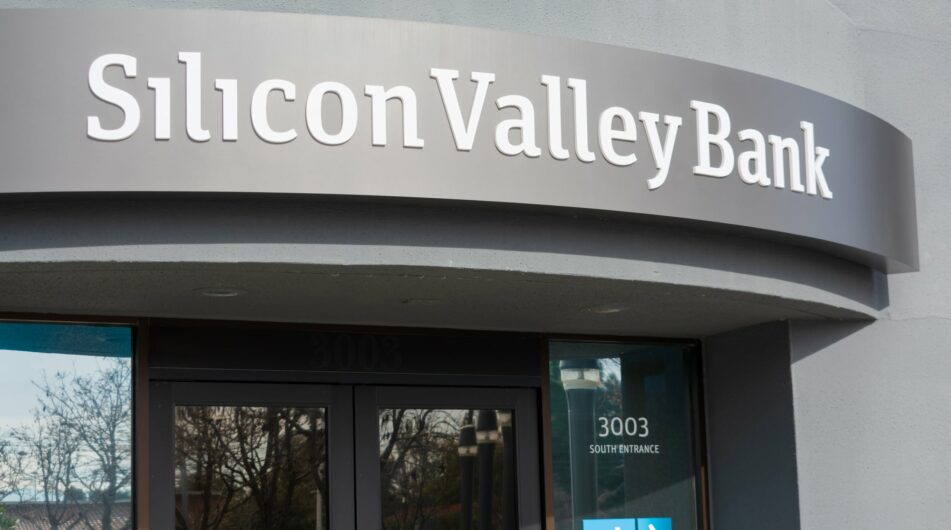 Silicon Valley Bank byla zavřena regulátory – Dočkali jsme se tak největšího krachu banky od globální finanční krize, ale rozšíření do celého sektoru prý nehrozí