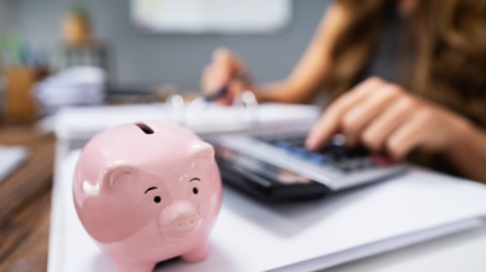Kde ušetřit peníze na investování a na čem naopak nešetřit?