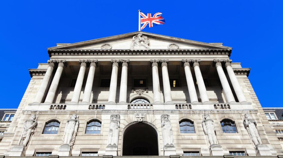 Jak zareagovala Bank of England na vysokou inflaci? Co nás čeká na dalších zasedáních MPC?