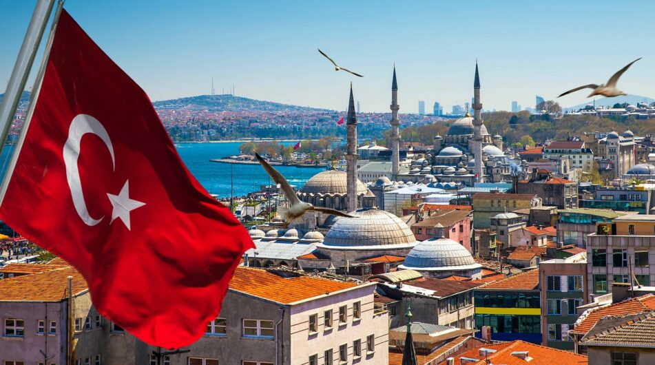 Turecko k překvapení všech otáčí kormidlem a nečekaně zvyšuje úrokové sazby