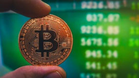 Bitcoin vystřelil na 30 000 USD po oznámení schválení spotového ETF