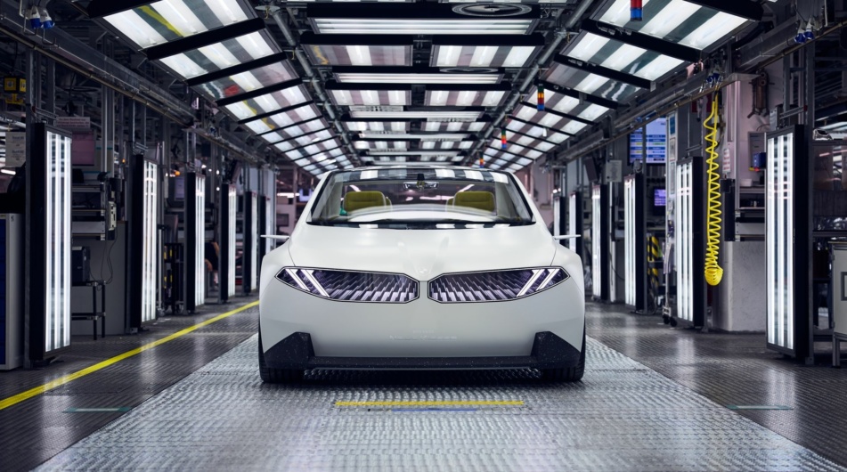 Konec tradičních Bavoráků? Bilionová investice BMW do elektromobility napovídá mnohé!