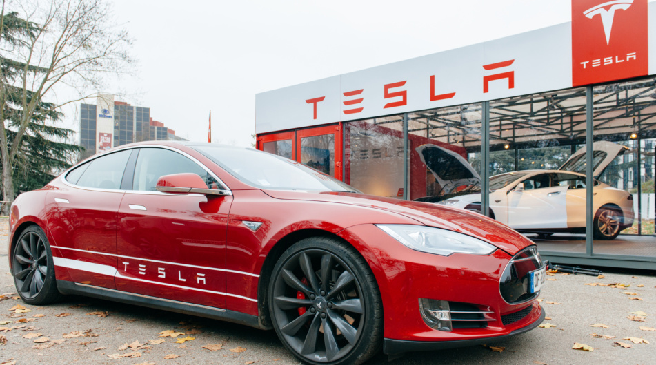 Tesla nad propastí! Hrozí snad společnosti krach?