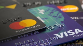 3 dividendové akcie, které odolávají tržním výkyvům: American Express, Mastercard a Visa