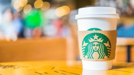 Starbucks získává 21 miliard dolarů na tržní kapitalizaci díky novému řediteli