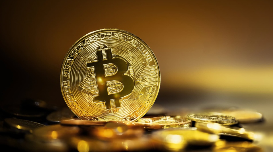 Překoná Bitcoin své historické maximum? Proč experti varují před korekcí