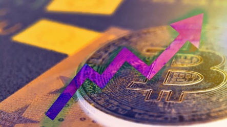 Bitcoin raketově stoupá ke 120 000 USD: Další meta v podobě 150 000 USD je na obzoru!