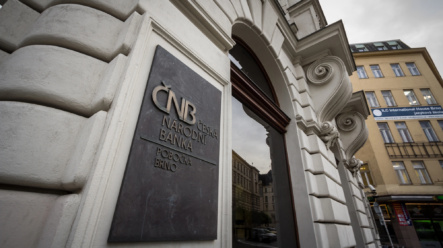 Hypotéky nezlevní: ČNB drží tvrdý postoj