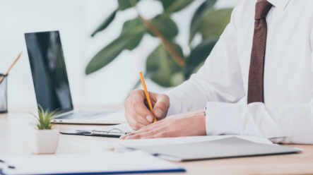 23 % daň? Nenechte si ukousnout víc, než musíte! Praktický návod na zdanění akcií a dividend, když máte vyšší příjem