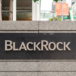 Proč BlackRock v roce 2026 sází na blockchain, kryptoměny a tokenizaci?
